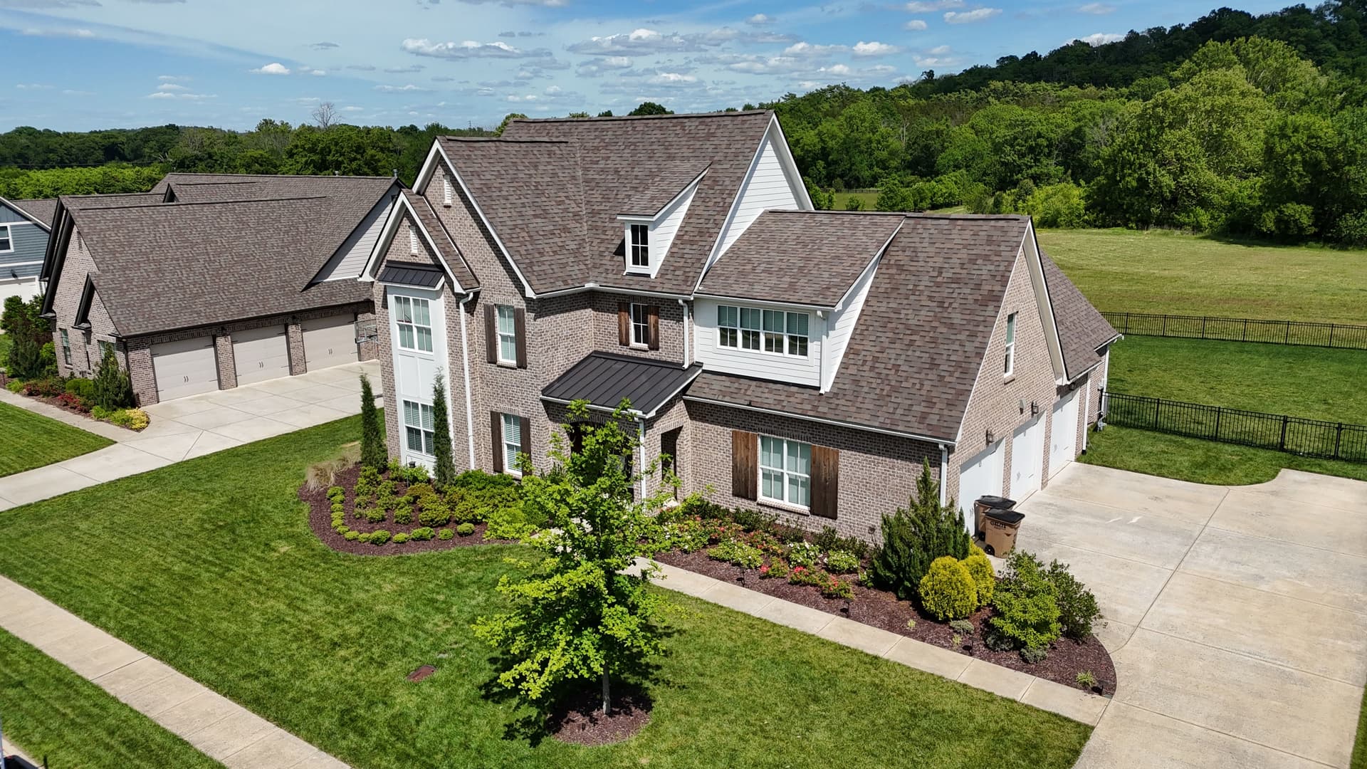 Gallery photos for New Malarkey Highlander Roof Installed in College Grove: Image #9