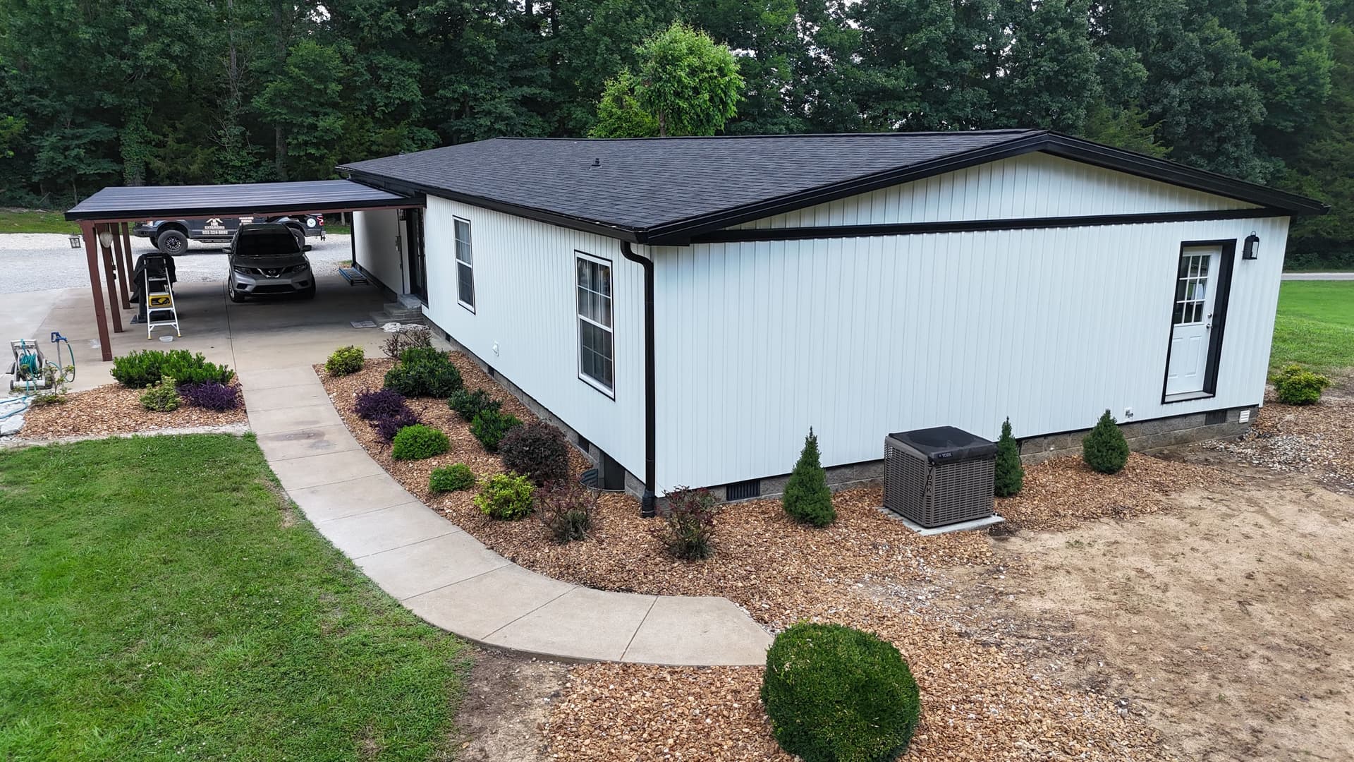 Gallery photos for Full Exterior Overhaul - New Roof, Siding, and Pool Deck: Image #8