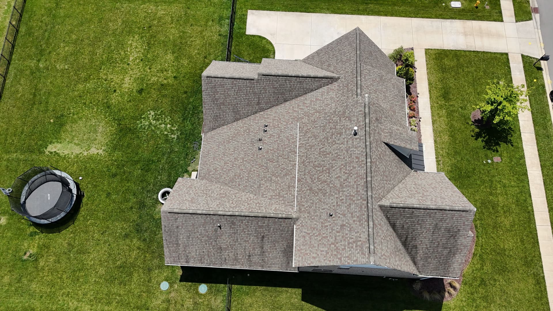 Gallery photos for New Malarkey Highlander Roof Installed in College Grove: Image #2